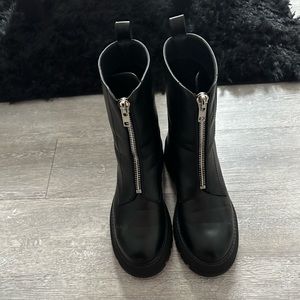 Black Ankle Boots .They say size 11 however it’s really a size 10